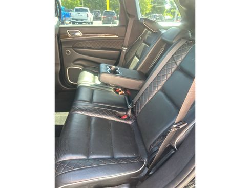 Used 2020 Jeep Grand Cherokee Summit AWD/4WD image 9