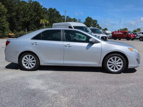 Used 2014 Toyota Camry XLE FWD image 3