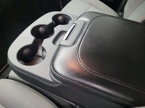 Used 2022 RAM 1500 Classic SLT image 26