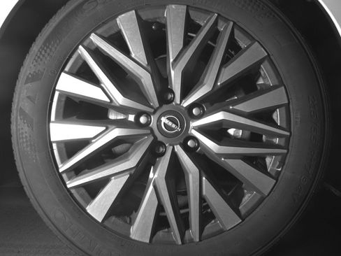 Used 2025 Nissan Altima 2.5 SV FWD image 13