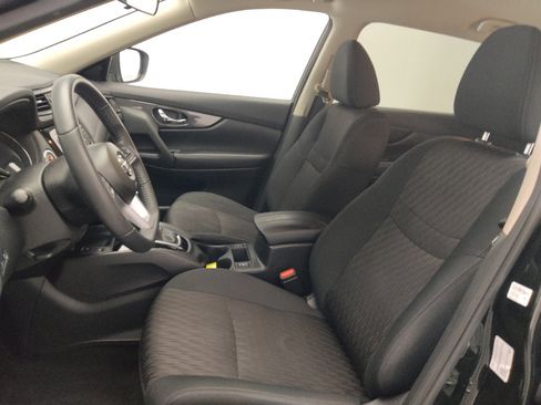 Used 2020 Nissan Rogue SV w/ Premium Package FWD image 17
