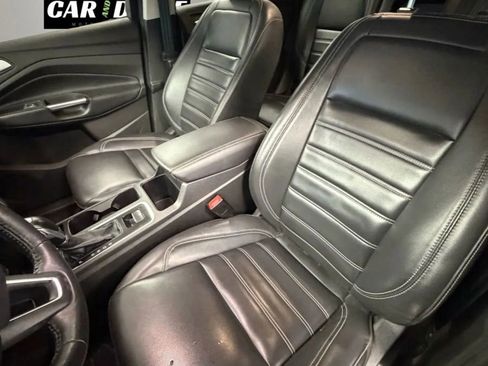 Used 2019 Ford Escape SEL image 14