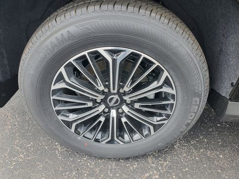 New 2025 Nissan Armada SL w/ Convenience Package image 5