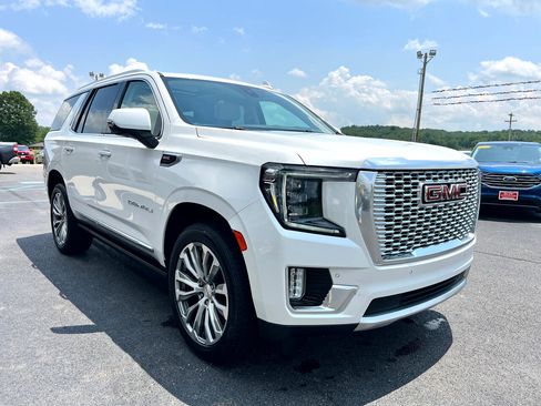 Used 2021 GMC Yukon Denali w/ Denali Premium Package image 7