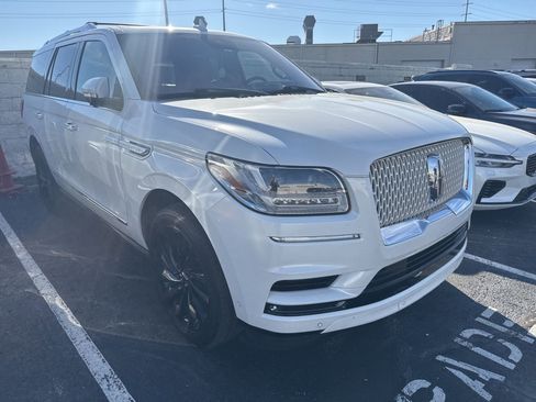 Used 2020 Lincoln Navigator Reserve w/ Equipment Group 208A Reserve image 8