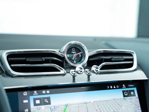 Used 2021 Bentley Bentayga Speed AWD/4WD image 45