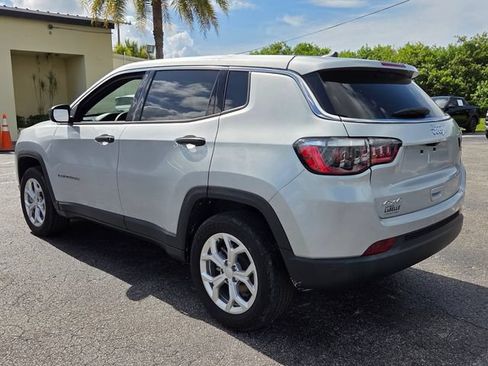 Used 2024 Jeep Compass Sport AWD/4WD image 5