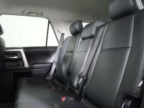 Used 2017 Toyota 4Runner SR5 AWD/4WD image 13