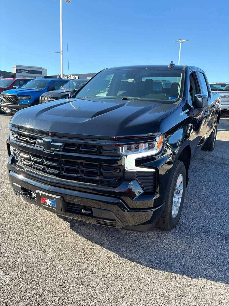 Used 2022 Chevrolet Silverado 1500 RST AWD/4WD image 12
