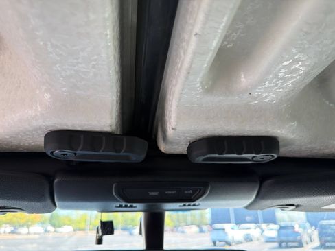 Used 2020 Jeep Wrangler Unlimited Sahara w/ Uconnect 4C Nav & Sound Group AWD/4WD image 25
