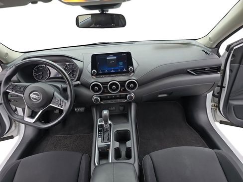 Used 2022 Nissan Sentra SV image 11