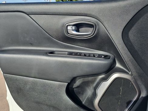 Used 2022 Jeep Renegade Sport image 26