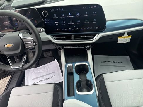 New 2025 Chevrolet Equinox EV LT w/ Convenience Package II image 18