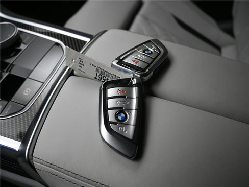 Used 2025 BMW M8 Competition image 5