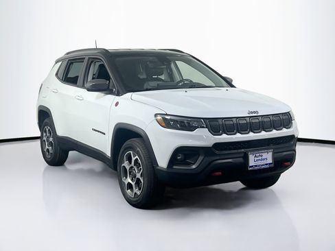 Used 2022 Jeep Compass Trailhawk w/ Trailhawk Convenience Group image 3