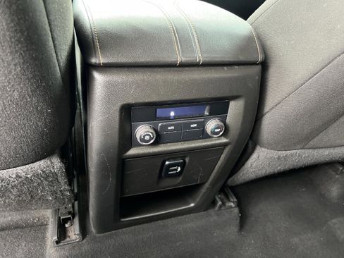 Used 2018 Chevrolet Traverse LT FWD image 14