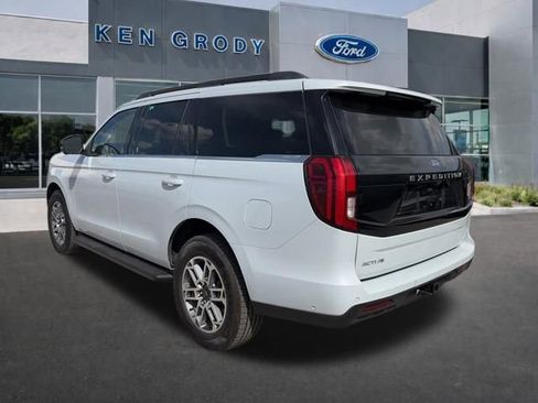 Used 2025 Ford Expedition Active image 5