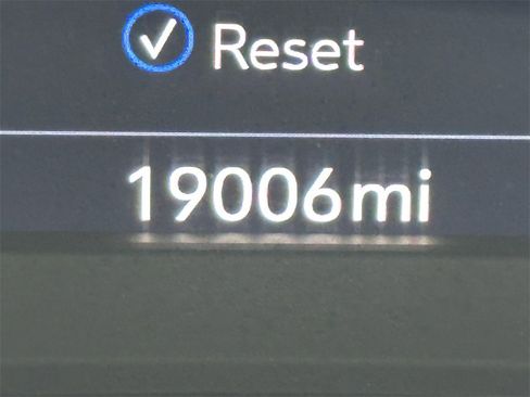 Certified 2024 Cadillac XT6 Sport w/ Technology Package image 38