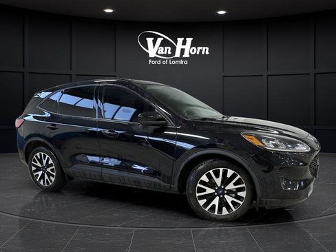 Used 2020 Ford Escape SE Sport image 39