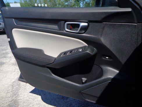 Used 2023 Honda Civic LX image 10