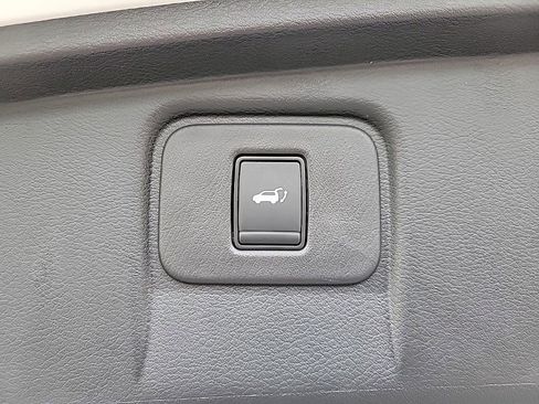 Used 2023 Nissan Murano SL w/ Cargo Package image 19