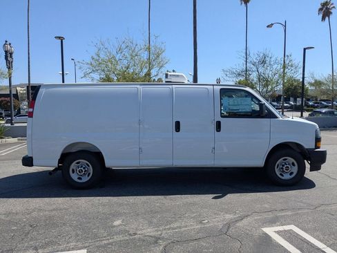 New 2026 GMC Savana 3500 Extended w/ Driver Convenience Package RWD image 5