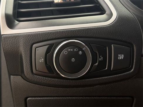 Used 2024 Ford Edge SEL image 18