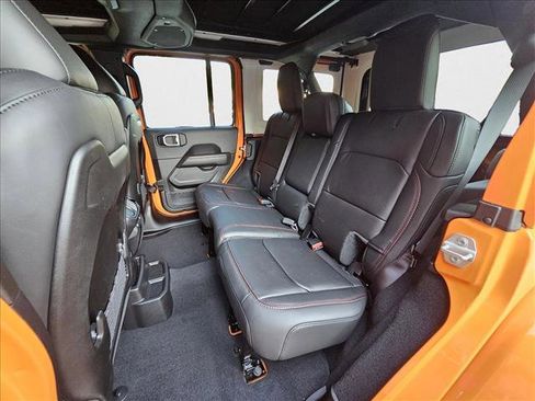 New 2025 Jeep Wrangler Unlimited Rubicon image 18