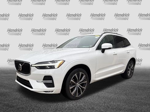 Used 2022 Volvo XC60 B5 Momentum w/ Climate Package image 5