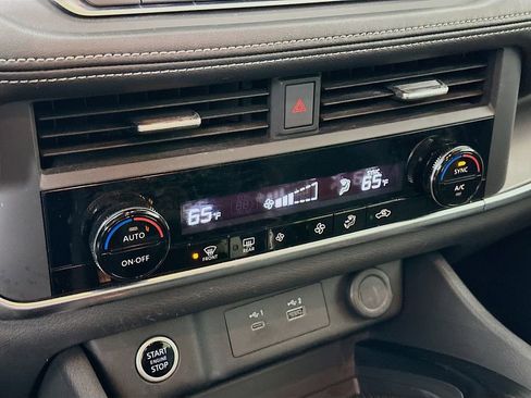 Certified 2023 Nissan Rogue SV image 23