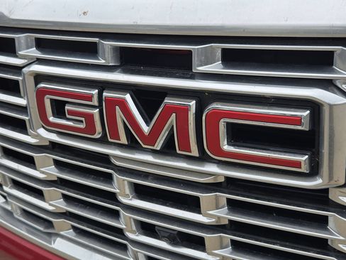 Certified 2025 GMC Yukon XL Denali w/ Sun & Power Step Package AWD/4WD image 4