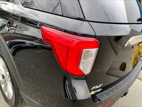Used 2023 Ford Explorer XLT w/ Equipment Group 202A AWD/4WD image 33