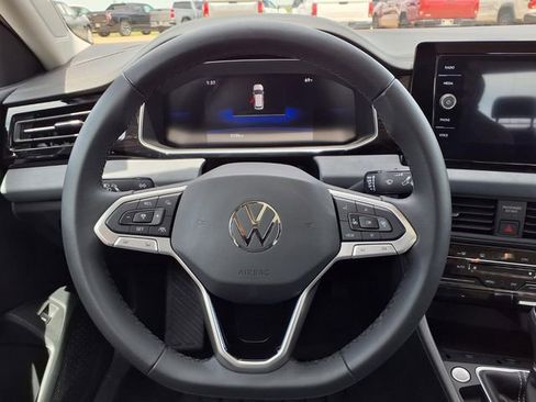 Used 2026 Volkswagen Jetta SE FWD image 20