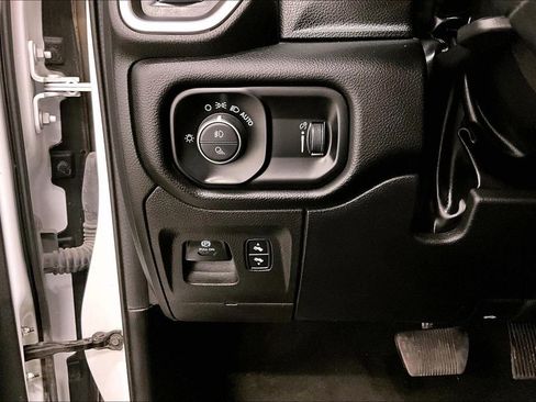 Used 2023 RAM 1500 Big Horn AWD/4WD image 16