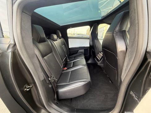 Used 2024 Tesla Cybertruck AWD Crew Cab image 23