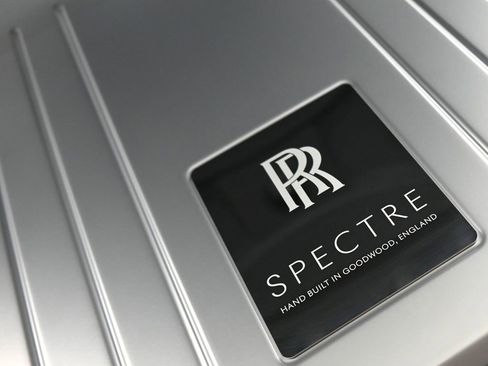 Used 2025 Rolls-Royce Spectre w/ Spectre Launch Package image 24