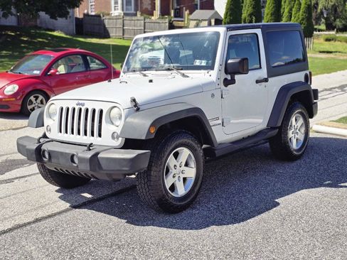 Used 2014 Jeep Wrangler Sport w/ Quick Order Package 24S AWD/4WD image 9