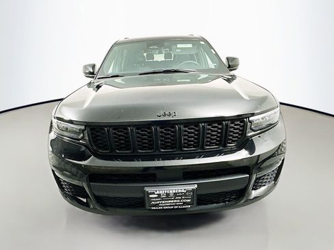 Used 2025 Jeep Grand Cherokee L Limited w/ Black Appearance Package AWD/4WD image 2