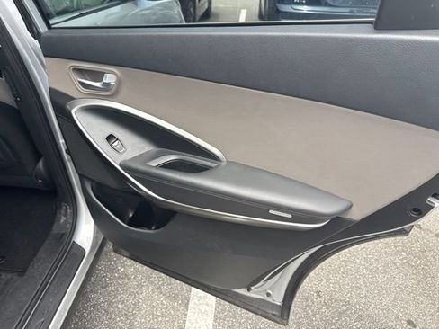Used 2018 Hyundai Santa Fe SE FWD image 20