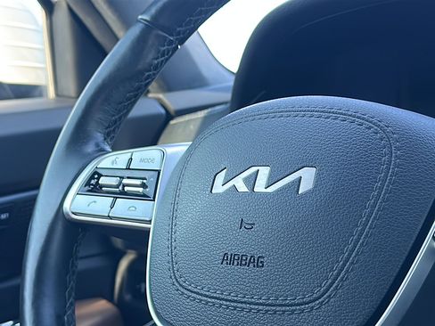 Used 2022 Kia Telluride SX w/ SX Prestige Package image 31