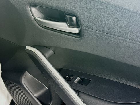 Used 2023 Toyota Corolla Cross XLE w/ Convenience Package AWD/4WD image 29