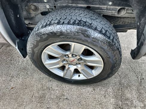 Used 2014 GMC Sierra 1500 SLE w/ SLE Value Package image 12