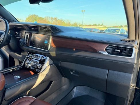 Used 2023 GMC Yukon Denali Ultimate image 27