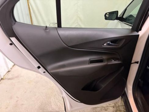 Used 2022 Chevrolet Equinox LT image 23