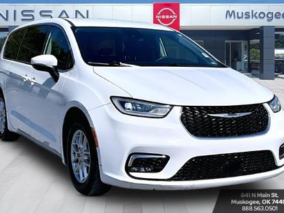Used 2023 Chrysler Pacifica Touring-L
