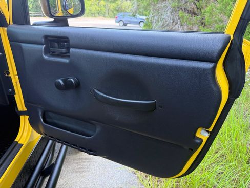 Used 2006 Jeep Wrangler Rubicon w/ Security Group AWD/4WD image 13