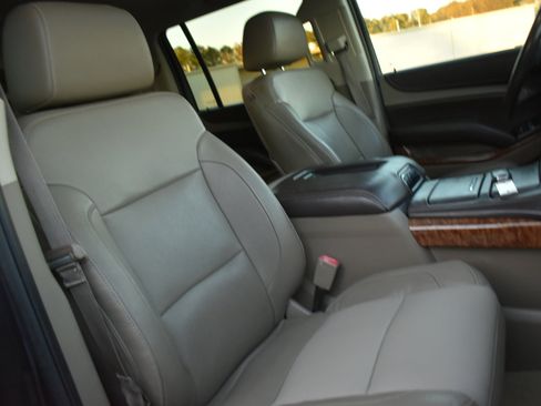 Used 2015 Chevrolet Suburban LTZ image 31