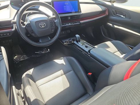 Used 2024 Toyota Prius Prime FWD image 11