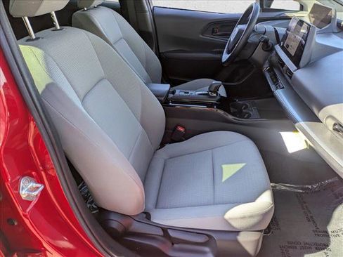 Used 2024 Toyota Prius LE image 18