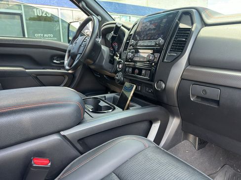 Used 2022 Nissan Titan PRO-4X AWD/4WD image 11